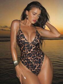 Swim SXY 女士时尚性感豹纹深V领露背连体泳衣，搭配丁字裤比基尼下装，适合海滩和度假村穿着 - 彩色 - 查看 4