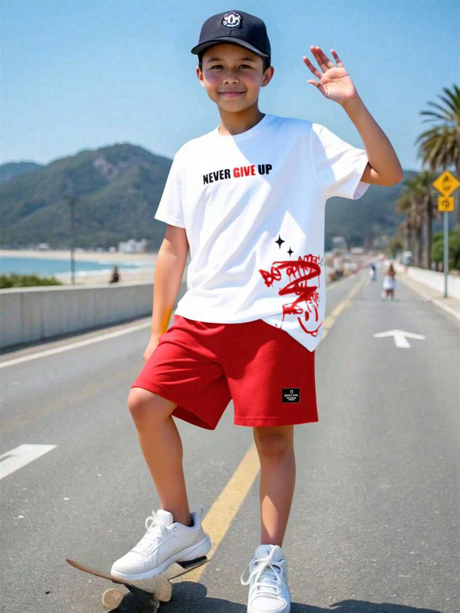 SHEIN 两件套男童休闲可爱图案圆领套头白色T恤和黄色短裤运动套装,适合春夏季节、郊游、情人节、约会、旅行、度假、家庭聚会、返校、婚礼、晚宴、运动、生日派对等场合。 - 紅色 - 查看 1