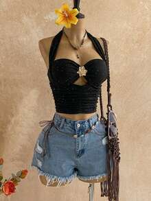 Soleia Blusa feminina casual ajustada com laço no pescoço e detalhes metálicos. - Preto - Ver 7
