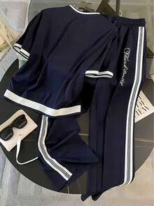 Franclia Áo thun tay ngắn cổ tròn dáng regular fit + Quần ống đứng có túi xéo - Màu xanh hải quân - Xem 2