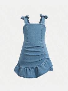SHEIN Rochie din denim pentru bebeluși, vară ușoară, model nou, albastru spălare medie, design drăguț și dulce, streetwear, decor adorabil cu fundă și bretele, talie încrețită, tiv cu volane, tiv tip sirenă, material elastic din denim din bumbac, potrivită pentru purtare zilnică, întâlniri, școală, naveta, colecția nouă de vară 2026 - Spălare medie - Vizualizare 8