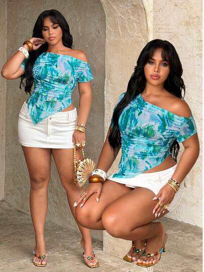 Rustia 大码T恤，艺术渐变网纱不对称肩部设计，优雅印花衬衫