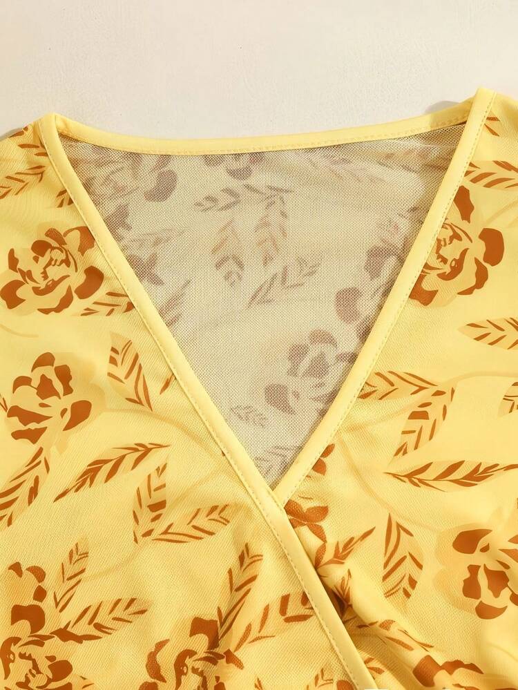 Franclia Women's Elegant V-Neck Cinched Waist Floral Allover Print T-Shirt, Spring/Summer - Multicolor - View 5