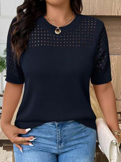 EMERY ROSE بلوزة كاجوال بياقة دائرية وأكمام قصيرة مفرغة للمقاسات الكبيرة