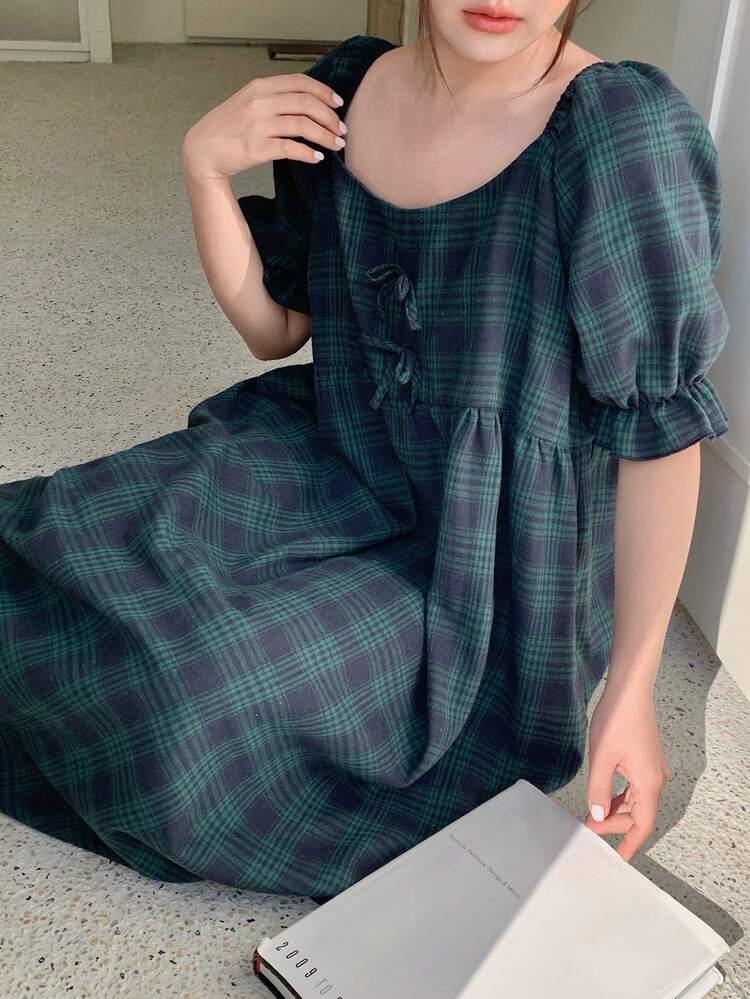 Dazy Plus Plus Size Women Plaid Scoop Neck Short Sleeve Loose Long Nightgown, Comfortable Home Dress For Spring & Summer