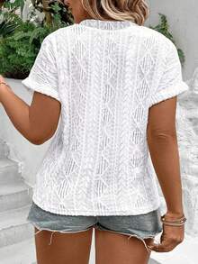 Mujeres de talla grande de verano, camiseta con mangas murciélago y cuello en V con patrón jacquard de rombos - Blanco - Ver 2