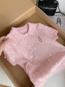 CovetEZ 女士针织纹理亮片刺绣小众学院风品牌，潮流可爱小熊系列，超萌Polo领短袖，适合春夏穿着 - 彩色 - 查看 3