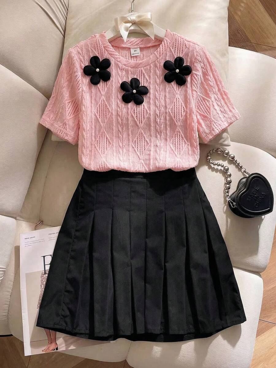 Elladie kids 甜美可爱少女3D立体花卉装饰短袖杏色上衣搭配黑色百褶裙,休闲简约T恤套装,花朵图案少女套装,百褶裙套装,女孩穿搭灵感,可爱女孩穿搭,套装,女孩春季穿搭,女孩春季穿搭,13至14岁女孩可爱穿搭 - 粉色 - 查看 1