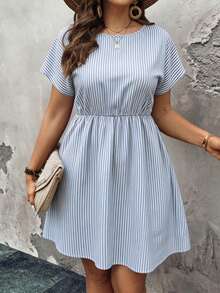 SHEIN LUNE Đầm dáng rộng cổ tròn tay ngắn, họa tiết retro tối giản, cỡ lớn, phù hợp cho mùa thu/đông, đầm nữ mùa hè, đầm kẻ sọc, đầm ngắn, đầm thường ngày tay ngắn, đầm nữ xanh trắng. - Nhiều màu - Xem 6