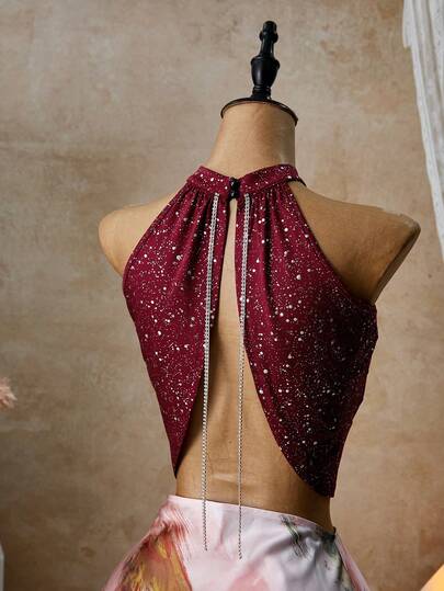 Femesol Top corto sin espalda con detalles de cadena, color rojo vino con brillo y lentejuelas, top corto y sin mangas sexy para mujer, estilo para fiesta de verano y salida nocturna