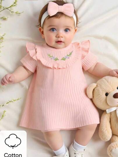 新款短袖米色圆领泡泡袖3D刺绣连衣裙，适合新生儿，可爱优雅，简约舒适。