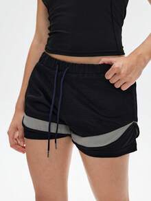 Medorelle 撞色拼接抽绳腰跑步短裤 - 黑色 - 查看 3