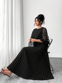SHEIN PETITE CURVE Plus Size Women Applique Decor Round Neck Elegant Pleated Hem Dress - Black - View 5