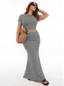 SHEIN EZwear Bộ 2 món áo thun tay ngắn họa tiết sọc mùa hè cỡ lớn kèm chân váy - Nhiều màu - Xem 1