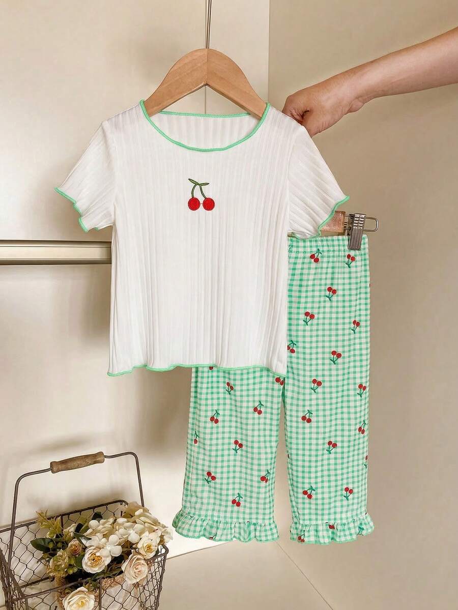 SHEIN Playful Pals 2件套女婴幼儿/新生儿0-3岁春夏可爱图案条纹针织樱桃刺绣短袖T恤和格子裤套装 - 彩色 - 查看 1