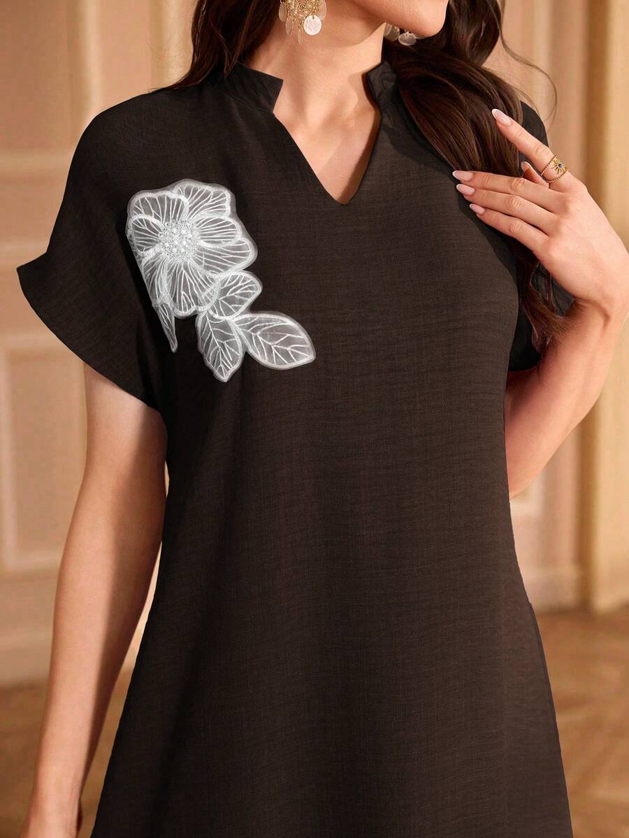 Al Najma 刺绣领花卉插肩袖立领优雅连衣裙 - 咖啡棕 - 查看 1