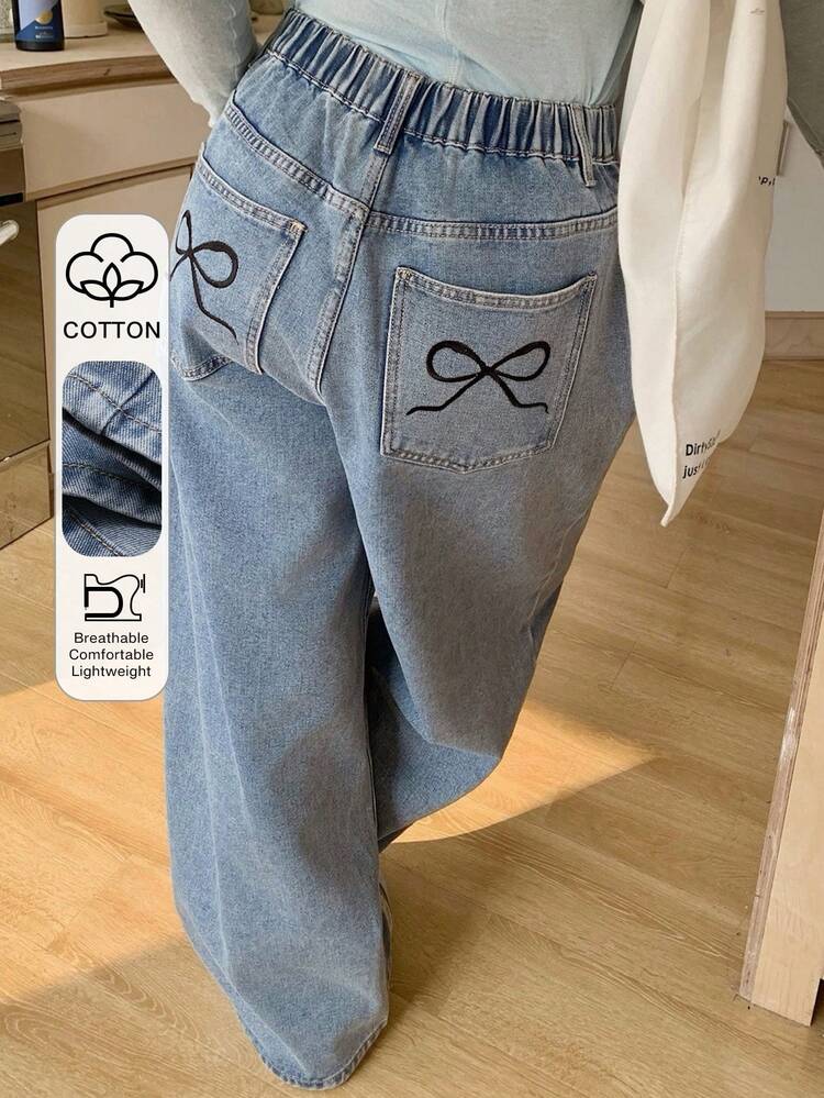 Dazy Plus Plus Size Women's Light Wash Blue Jeans With Bow Embroidery Decor, Straight Leg, Suitable For All Seasons