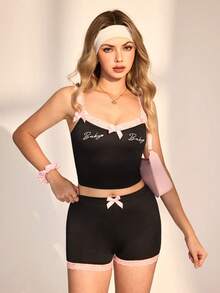 Sovereign Charm Nuevo conjunto de dos piezas con letras negras impresas en el pecho y encaje rosa, elegante y sexy conjunto de punto ajustado, conjunto de 2 piezas para mujer, conjunto elegante de 2 piezas, conjunto de vacaciones, atuendo de club para mujer, conjunto de 2 piezas para mujer primavera y verano, atuendo de vacaciones para mujer, conjunto de 2 piezas curvo, conjunto de 2 piezas con encaje para mujer, decoración con lazo y cinturón - Negro - Ver 1