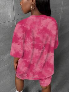 Slaydiva Conjunto informal de 2 piezas de camiseta de manga corta con cuello redondo y pantalones cortos con efecto tie-dye para mujer de talla grande - Rosa Fucsia - Ver 2