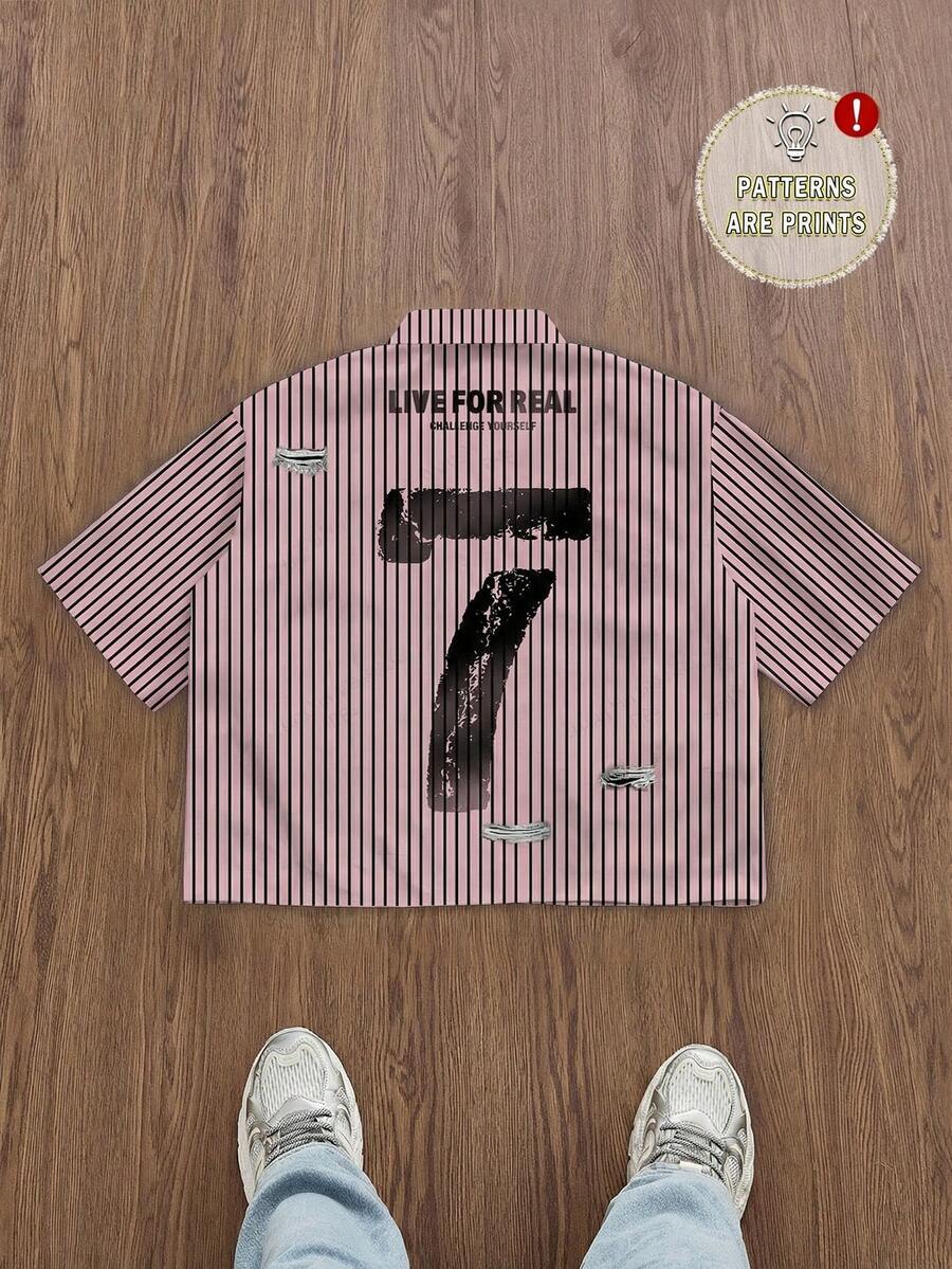 Manfinity Roghcode Camisa corta con estampado de eslogan a rayas para hombre - Rojo - Ver 1