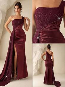 Coutiva Đầm maxi dạ hội đính sequin lệch vai xẻ cao dành cho nữ - Màu Đỏ Sâu - Xem 1