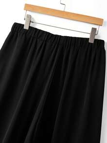 GlowEve CURVE Regata Elegante com Cintura Ajustada Plus Size + Calça Larga de Perna Larga Solta Moda Plus Size - Preto - Visão 5