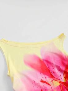 SHEIN Sweetro Áo thun nữ không tay in họa tiết hoa dâm bụt, thiết kế lệch vai, cạp chun xếp ly đơn giản, màu vàng, thích hợp cho mùa xuân/hè. - Màu vàng - Xem 4