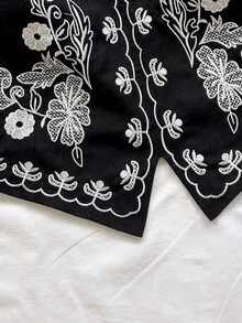 Soleia Top corto de cuello halter con lazo, base color albaricoque y bordado floral negro, adecuado para festivales de música, talla grande - Negro - Ver 6