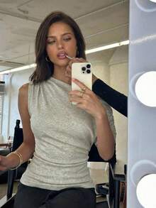 Aloruh 女士休闲不对称T恤，褶皱纯色T恤，适合日常、通勤和居家穿着，雪纺不对称袖子、不对称肩部设计、褶皱腰部，舒适柔软，春夏款 - 杏色 - 查看 12