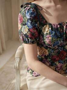 Suri Mira Elegancka damska bluzka w stylu vintage z bufiastymi rękawami, kwadratowym dekoltem i wiązaniem z przodu, z kwiatowym nadrukiem, idealna na lato, wiosnę, Walentynki, karnawał, wyjścia na plażę, imprezy, urodziny, wakacje, strój codzienny i ukończenie szkoły - Wielokolorowe - Zobacz 3