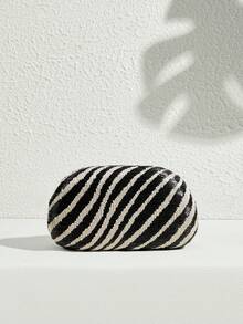 SHECARRY 女士时尚金属光泽晚宴手拿包，完美搭配新娘伴娘、派对包，适合派对、婚礼、舞会、晚宴/宴会，可搭配节日派对礼服、晚礼服和亮片连衣裙。 - 黑與白 - 查看 4