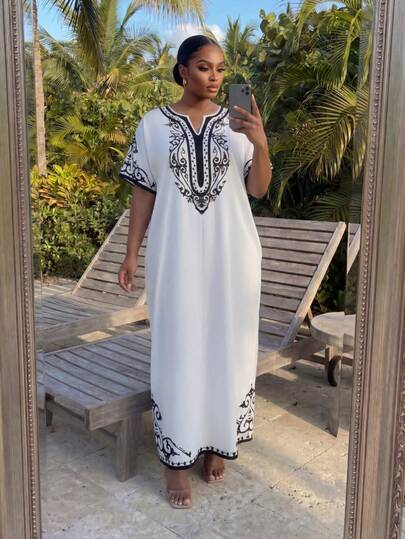 SHEIN Lady CURVE Plus Size Colorblock Print Short Sleeve Dress