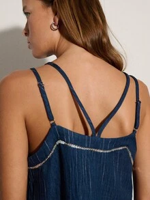 Nöista 蓝色宽松上衣，双肩带设计，领口饰有亮片，采用闪亮纱线面料。适合夏季、春季、假日、节日、度假等场合穿着。 - 藏蓝色 - 查看 7