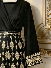 Franclia V-Neck Pleated Fashionable Minimalist Elegant Delicate Ethereal Long Sleeve Black & Gold Foil Print Jumpsuit, Women's Spring Autumn Apparel, Graceful Romantic Women's Clothing, Autumn Women's Wear, Women's Banquet Jumpsuit, Women's Black Jumpsuit, Women's High-End Black & Gold Jumpsuit - Black - View 5