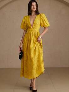 Aveloria Rosie Vestido Curto de Chiffon Elegante e Sexy com Decote em V Profundo, Mangas Bufantes, Cintura Marcada e Recorte Floral - Amarelo - Visão 3