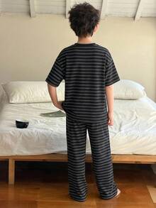 DAZY 男童条纹短袖上衣和裤子睡衣套装（夏季款） - 黑色 - 查看 2