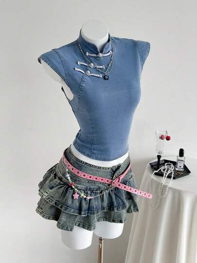 SHEIN Áo sơ mi denim dáng ôm cổ tàu tay ngắn dành cho nữ.