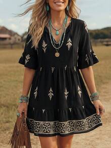 Wildy Đầm ngắn nữ phong cách BOHO màu đen dễ thương, chất liệu vải dệt, tay lửng và cổ chữ V, điểm nhấn là viền bèo nhún và họa tiết hoa. - màu đen - Xem 3