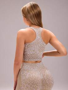 Sovereign Charm Seamless Knit Leopard Print Racerback Sports Bra For Women, With Removable Chest Pad & Adjustable Straps, Suitable For Layering Or Outerwear - Khaki - View 3