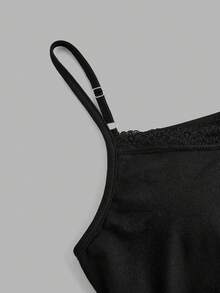 SHEIN Essnce Bộ 2 món gợi cảm dành cho nữ cỡ lớn, áo lót ren có đệm, áo hai dây màu đen trắng, phong cách lễ hội âm nhạc, Y2K. - Đen và trắng - Xem 9