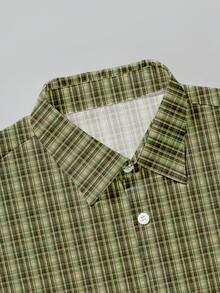 Manfinity EMRG Boxy Shirt Oversized Streetwear Men's Plaid Front Button Short Sleeve Casual Summer Fashion Print Shirt New Ss26 Fashion  Spring Outfits  Graphic Tees Women  Spring Tops  Summer Tops For Women  Tops For Going Out  Boyfriend Gift Girl Friend Gift - Multicolor - View 3