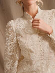 Anewsta 女士立领灯笼袖网纱面料花卉刺绣优雅上衣 - 杏色 - 查看 1