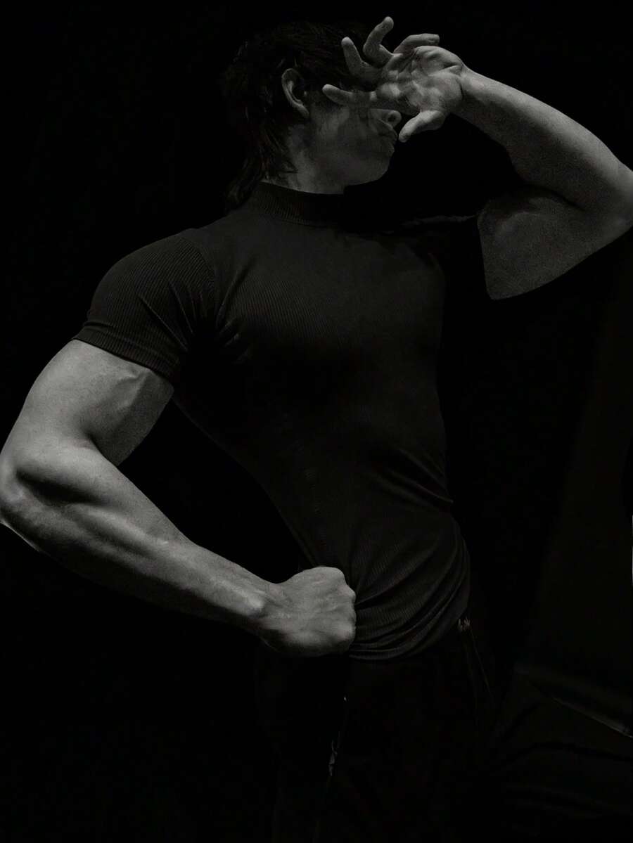 RISE LYT 男友风男士纯色简约日常短袖运动黑色T恤休闲健身服跑步T恤和背心修身圆领压缩衣 - 黑色 - 查看 1