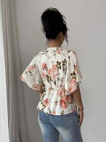 SHEIN Elenzya Áo kiểu thanh lịch màu mơ in hoa, cổ chữ V, eo nhún, tay bồng, thích hợp mặc đi làm, đi nghỉ mát hoặc dự tiệc trà chiều, mùa xuân/hè. - Màu be - Xem 2