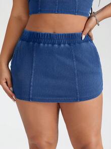 SHEIN CURVE+ 大码夏季休闲修身牛仔短裤，适合夏季嘉年华、通勤、度假、毕业典礼等场合，时尚百搭，Y2K风格，可爱街头风，适合派对、婚礼、商务休闲等各种场合。这款大码牛仔短裙采用弹性腰带和内置短裤设计，穿着舒适，适合夏季和春季穿着，高弹力面料。 - 藍色 - 查看 5