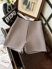Franclia Women's Spring And Summer Houndstooth High-Waisted Shorts, Simple Style Suitable For Commuting To The Workplace, Casual Outings, Dating Gatherings And Other Scenes. Women's Houndstooth Shorts, Retro Plaid Design, Versatile Shorts For Commuting, Casual Shorts For Vacations - Multicolor - View 1