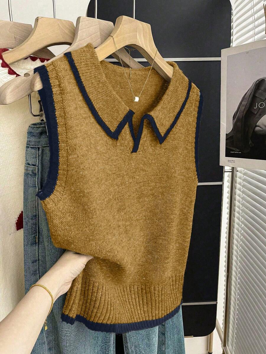 Franclia Áo vest dệt kim màu yến mạch viền đen mới, cổ polo cài nửa khuy, trang trí viền tương phản, dáng ôm không tay, chất liệu dệt kim mềm mại với họa tiết gân mịn, màu yến mạch nhạt trông thanh lịch và cổ điển, đơn giản và thoải mái, phù hợp cho mặc hàng ngày, phối lớp, đi làm, đi học, viền tương phản tạo chiều sâu, cổ polo trông gọn gàng, dáng rộng che khuyết điểm mà không gây cồng kềnh. - gừng - Xem 1