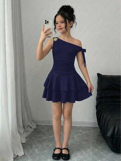 Firerie Kids Firerie Kids Tween Girl Casual Asymmetrical Shoulder Ruched Metallic Rose Decor Sleeveless Cake Dress, Elegant Princess, Formal Wear, Sibling Outfit, Party Dress, Birthday Sister Outfit, Suitable For Girls Daily Wear, Festivals, Family Gatherings And Special Occasions, Sibling Style Outfit, Spring/Summer, Vacation, Cute, Elegant, Sweet, Retro, Fashionable. Matching For Mom And Daughter, Sisters