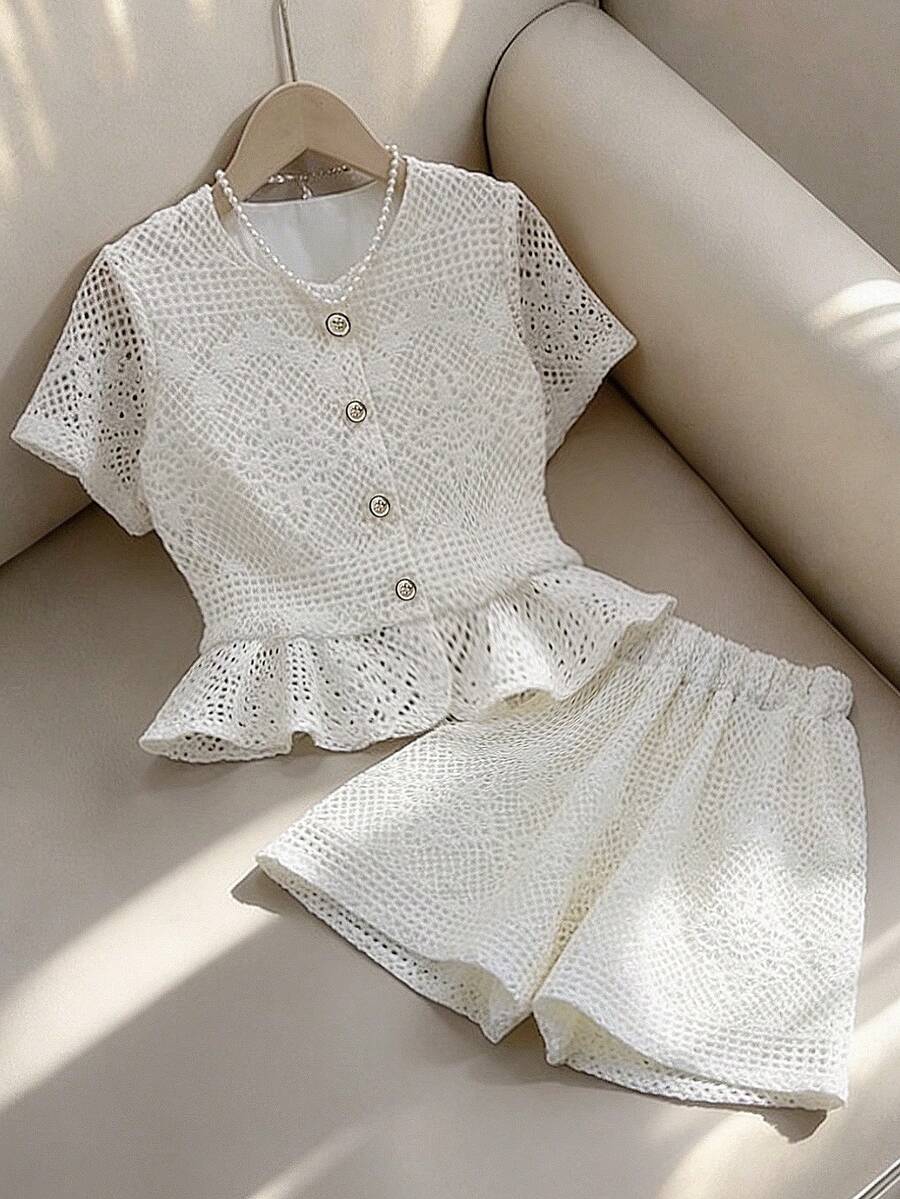 GlowEve CURVE 大码女式白色蕾丝两件套，荷叶边短袖上衣搭配宽松短裤，夏季百搭休闲装 - 白色 - 查看 1