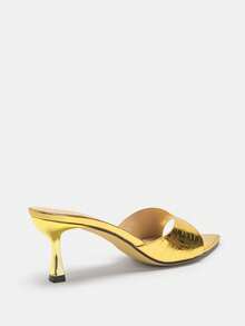 Glitzique Mules à talons stilettos jaunes pour femmes, à la taille cintrée et à la large empeigne, avec une pointe délicatement texturée en pierre, des talons de chaton métalliques élégants de couleur jaune. Sandales à talons hauts jaunes convenant pour le printemps/été, les soirées de mode, les tenues décontractées et extérieures. Couleur or métallique luxueuse miroir - Doré - Voir 6